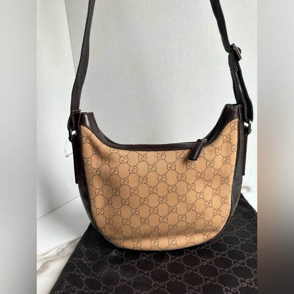 Authentic vintage Gucci Web Half Moon Messenger COA included - Picture 7 of 16